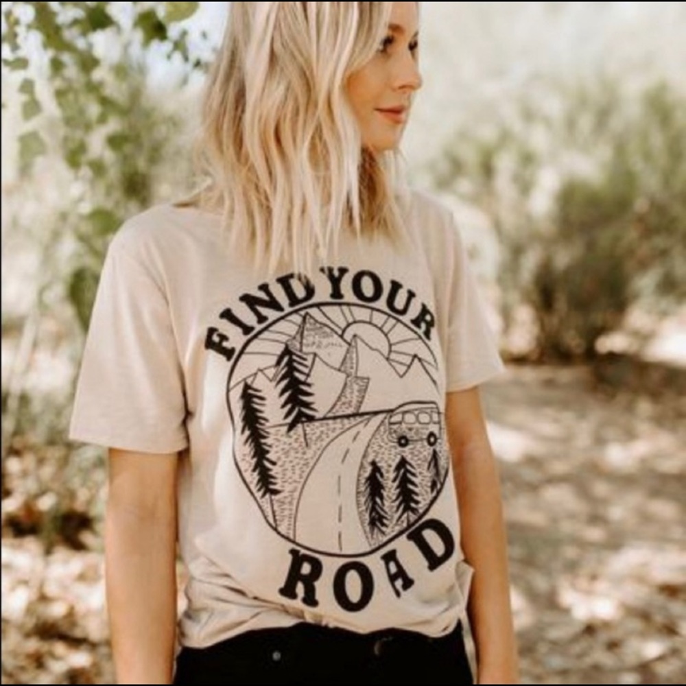 NWOT “Find Your Road” tee